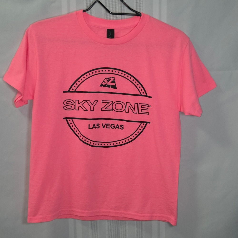 Gildan T-Shirt Youth M Pink Sky Zone Las Vegas Graphic Short Sleeve Heavy Cotton